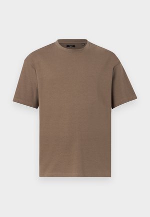 Καφέ κοντομάνικο t-shirt με στρογγυλή λαιμόκοψη και κανονική εφαρμογή, εμφανιζόμενο σε απλό λευκό φόντο.