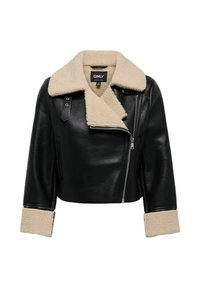 Giacca corta in pelle nera con colletto e polsini in shearling beige. Presenta una cerniera laterale e due dettagli sul colletto.