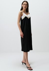 Jimmy Key STRAPPY-NECK MIDI - Jurk - black