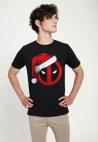 Marvel DEADPOOL DEADPOOL SANTA HAT UNISEX - T-shirt med print - black