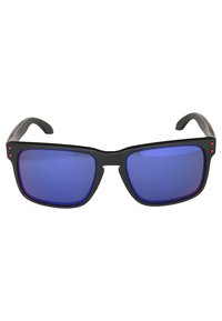 Occhiali da sole in plastica nera con grandi lenti quadrate caratterizzate da una gradazione blu. Accenti rossi distintivi sulle tempie.