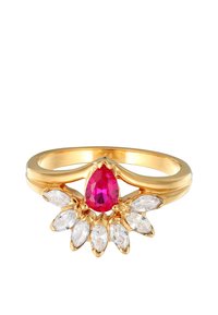 Guld ring med en central pæreformet rubin, omkranset af marquise-slebne klare sten, med en glat ring og blomstermotiv.