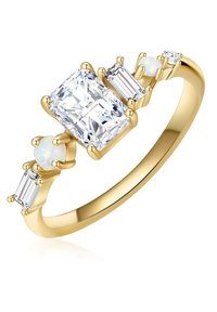 Goldring mit einem großen rechteckigen klaren Stein, flankiert von zwei kleineren rechteckigen Steinen und einem Opal. Glatte Band mit polierter Oberfläche.
