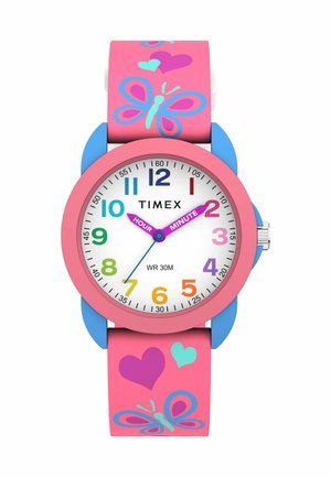 Reloj analógico Timex para niños con correa decorada con mariposas y corazones en rosa y azul, números multicolores, y manecillas de hora y minuto en rosa con etiquetas.