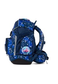 Zaino blu con pattern a bolle, caratterizzato da una toppa circolare con un design sottomarino colorato. Spallacci imbottiti e numerosi scomparti con zip.