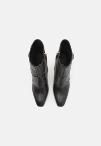 Guess CAITTE - Højhælede støvletter - black