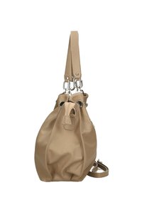 Borsa a mano in pelle beige con forma arrotondata, ferramenta argentata, doppi manici e chiusura con zip. Texture liscia con leggere pieghe.