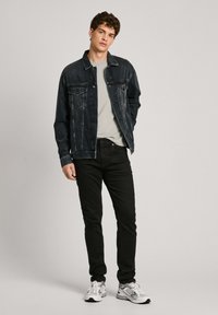 Pepe Jeans Traperice uskog kroja - black
