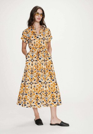 IMPRIMÉE VIRGINIA - Robe chemise - cognac