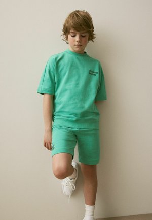 SHORT SLEEVE CREW SET REGULAR FIT - Treniņtērpa apakšdaļas - green