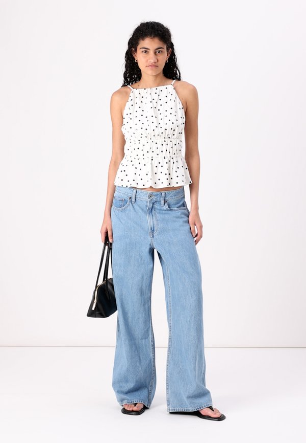 CLEAN CURVY WIDE LEG - Loose Jeans2