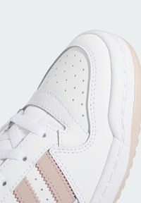 adidas Originals FORUM LOW CLASSIC - Tenisice - cloud white taupe cloud white