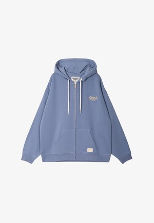 Blaues Zip-Hoodie aus weichem Stoff, mit Kängurutasche, weißen Zugbändern und dezent gesticktem Logo auf der Brust.