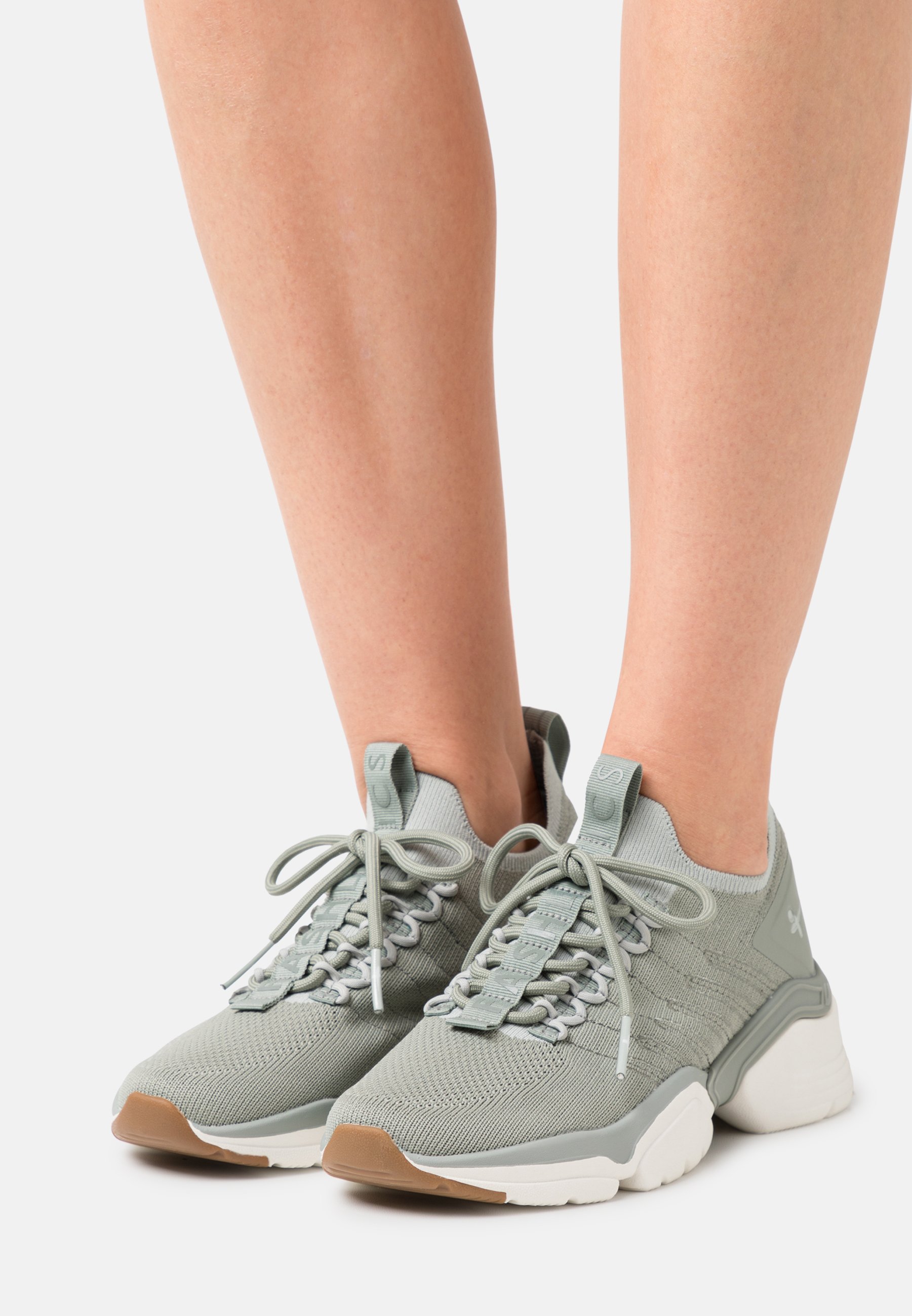 puma trainer white light olive