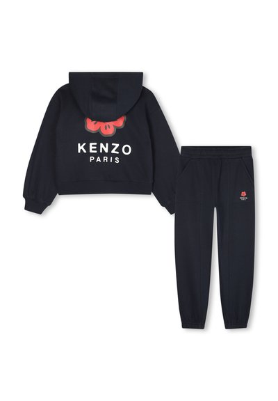 Marineblauwe cropped hoodie met bloemmotief en "KENZO PARIS"-tekst op de achterkant; bijpassende joggers met zijzakken en bloemenlogo details.