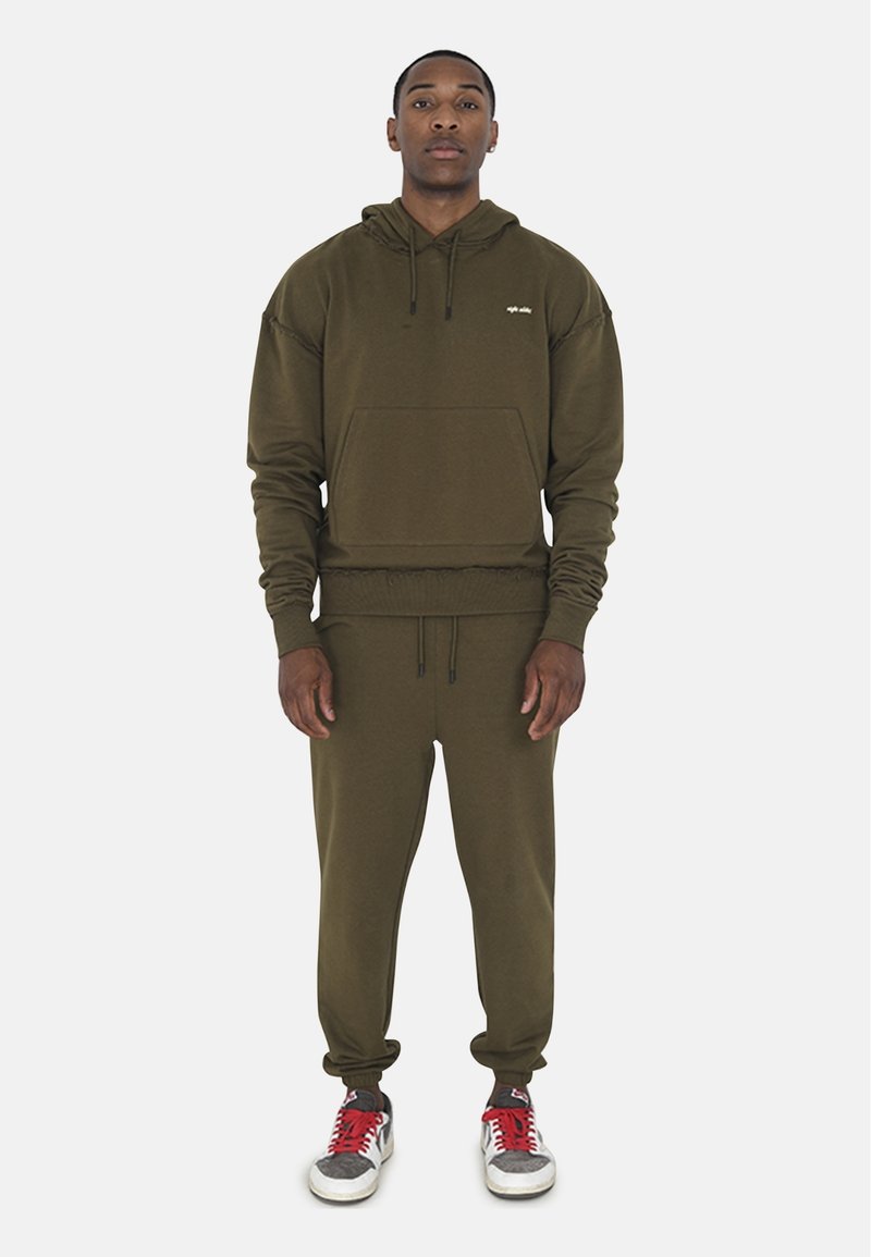 Night Addict Trainingsbroek olijfgroen Night Addict Trainingsbroek olijfgroen