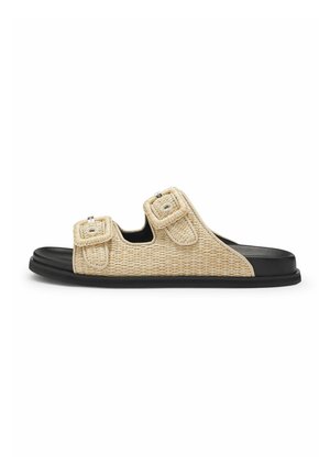 Beige vævet slidesandal med to justerbare spændestropper og sort sål på hvid baggrund.