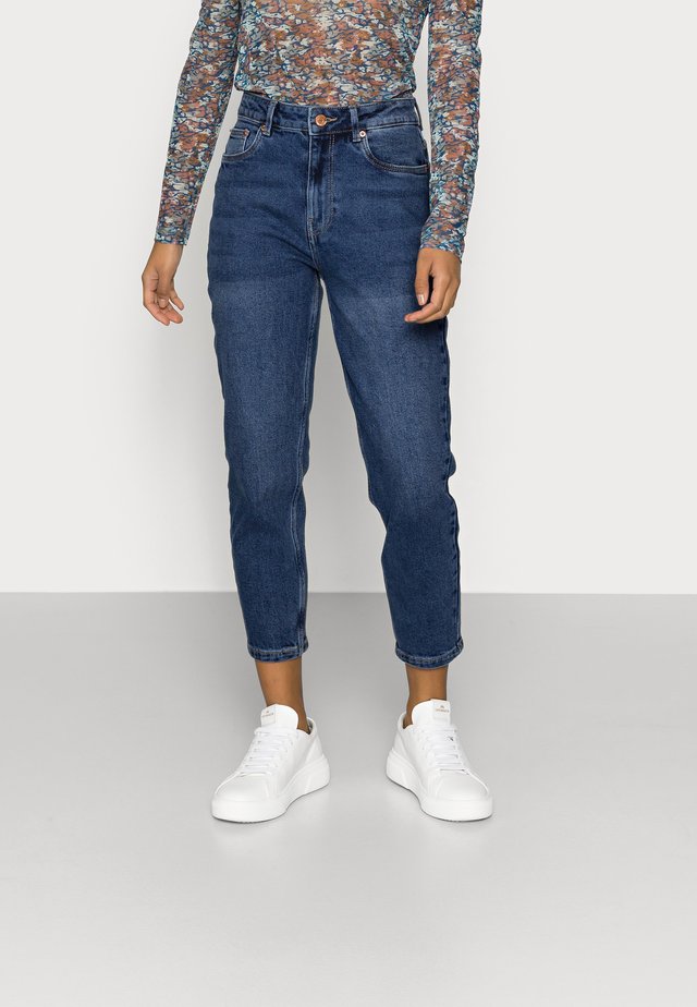 VMJOANA MOM - Jeans Slim Fit - medium blue denim