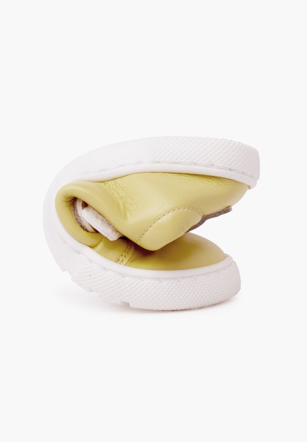 BAREFOOT DOBLE TIRA ADHERENTE – Lauflernschuh – amarillo