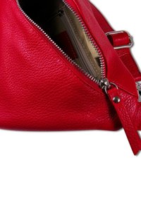 DrachenLeder Gürteltasche - rot