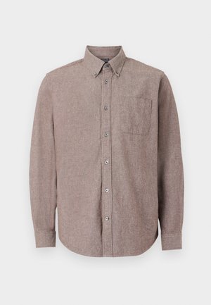 Camicia a maniche lunghe con bottoni in mauve tenue, con colletto a punta e taschino singolo, esposta su uno sfondo bianco semplice.