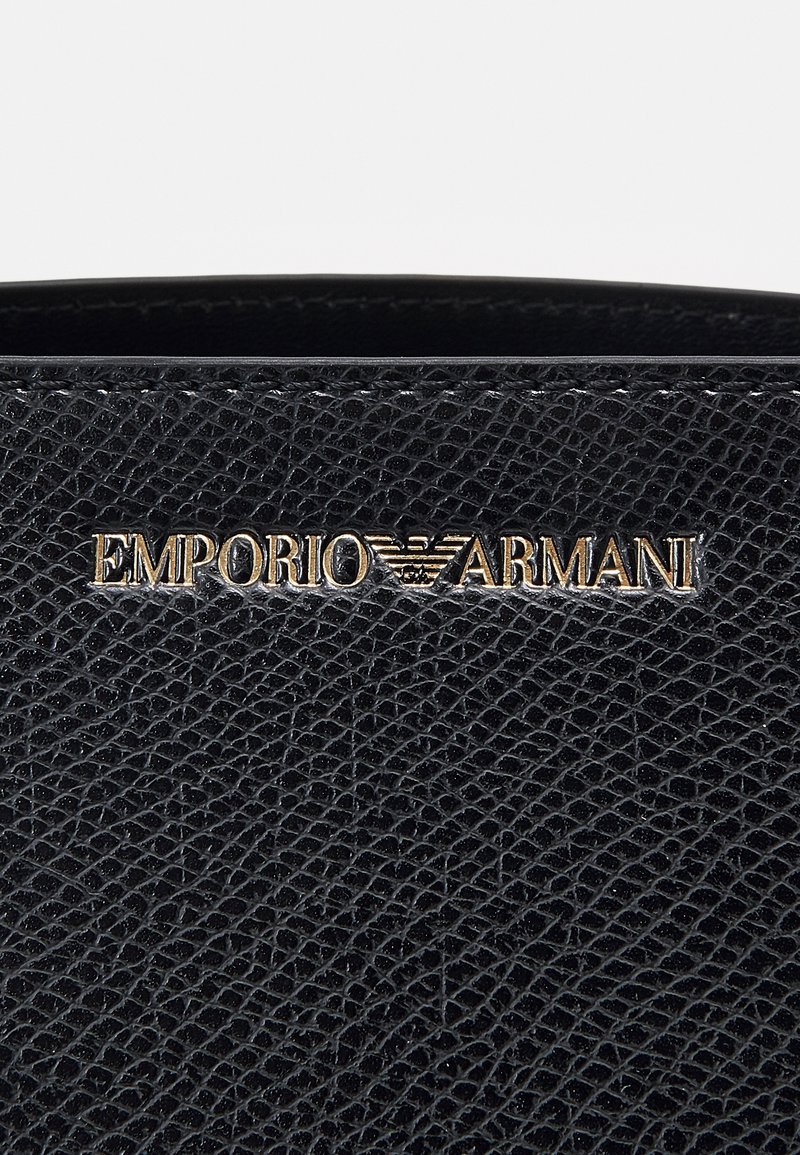 Descubrir 33+ imagen what does armani mean in the bible Viaterra.mx