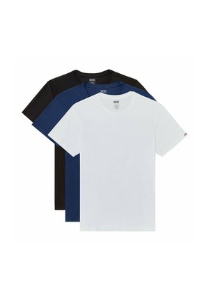 Drei schlichte T-Shirts mit kurzen Ärmeln und Rundhalsausschnitt in Weiß, Marineblau und Schwarz, auf einem weißen Hintergrund gestapelt dargestellt.