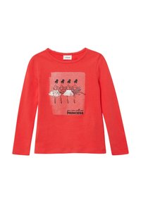 Langärmliges rotes T-Shirt mit einem glitzernden Grafik von vier Ballerinas, weißen Tutus und dem Text "du kannst mich PRINZESSIN nennen" darunter. Weiches Baumwollmaterial.