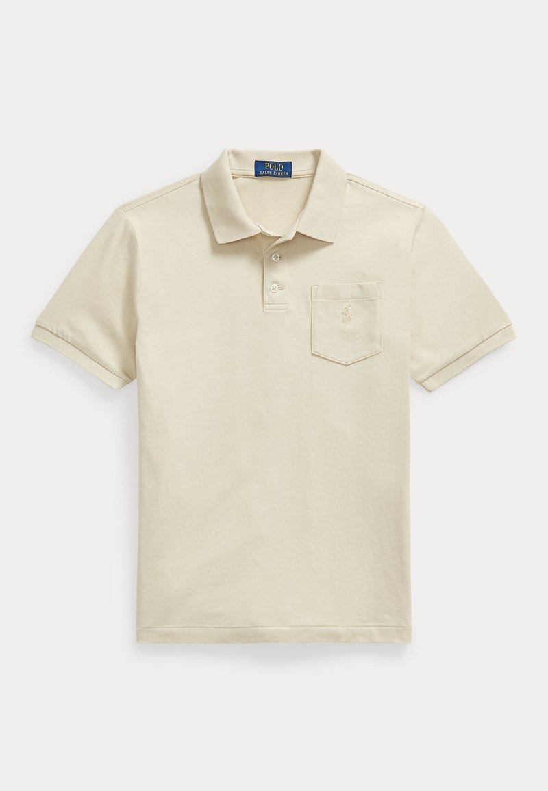 Polo beige à manches courtes avec col, deux boutons et une poche poitrine brodée d'un petit logo.
