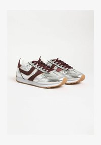 Unausgewählt, silver