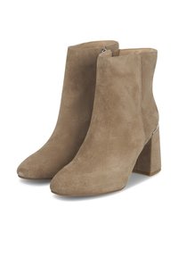 Bottines en daim taupe avec un bout pointu et un talon carré, dotées d'une fermeture éclair sur le côté et d'une texture lisse.