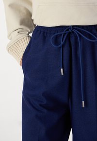 BOSS TAVITE - Kelnės - open blue