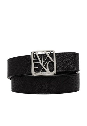 Cintura in pelle nera con texture, fibbia quadrata in argento con le lettere incise "A|X" e "ARMANI EXCHANGE".
