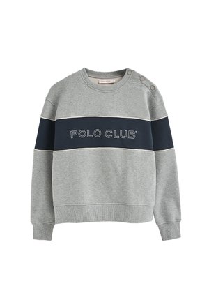 Szara bluza z granatowym poziomym paskiem z logiem "POLO CLUB", okrągłym dekoltem i guzikami na ramieniu. Miękka tekstura materiału.