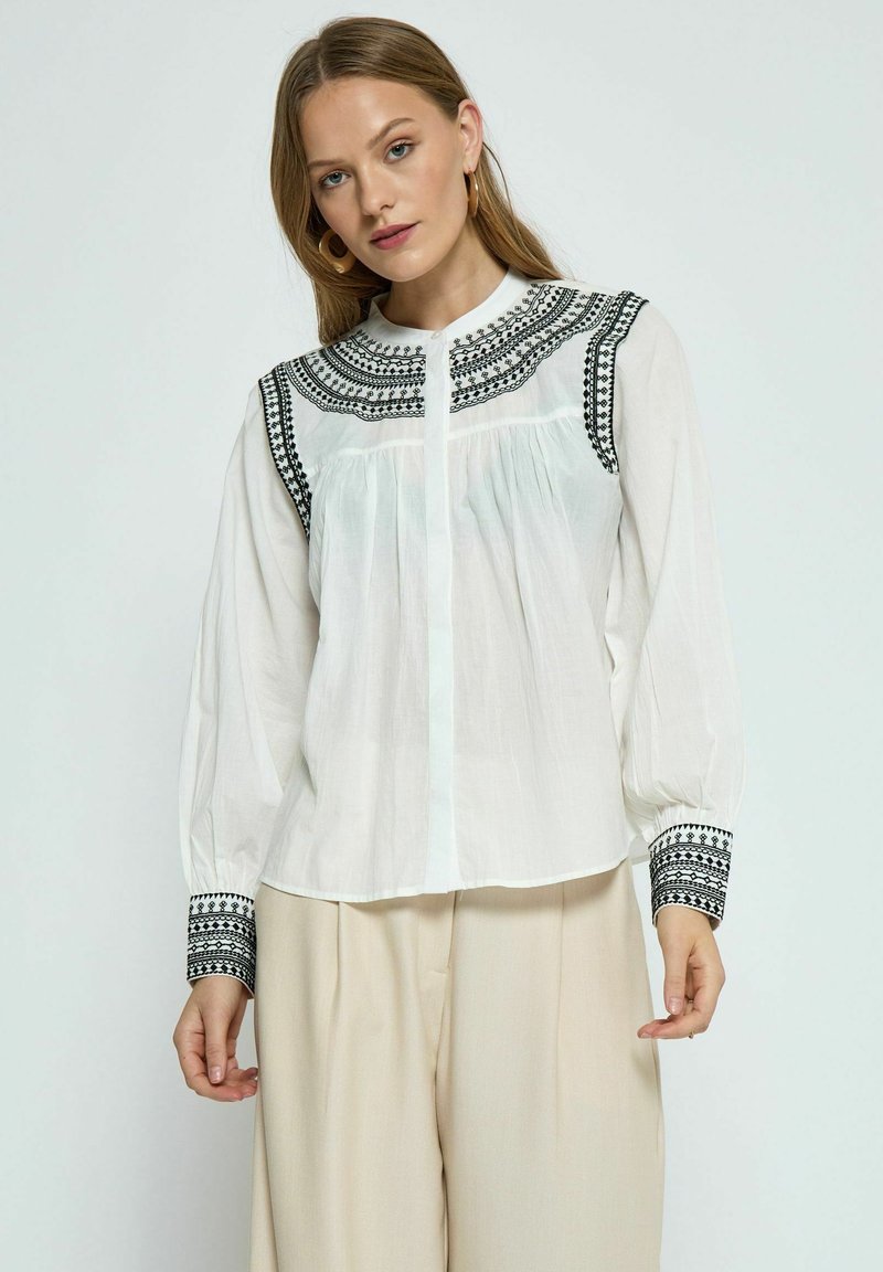 PEPPERCORN - TORVI LONG SLEEVE  - Paitapusero - p cloud dancer print, Suurenna