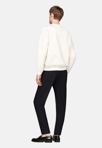 Tommy Hilfiger VERTICAL FLAG  - Sudadera - ivory petal