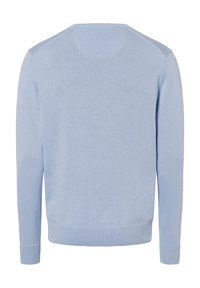 Helles blaues Strickpullover mit langen Ärmeln, Rundhalsausschnitt und geripptem Saum. Glatte Textur und einfache, klare Linien.