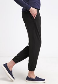 Polo Ralph Lauren Tygbyxor - black