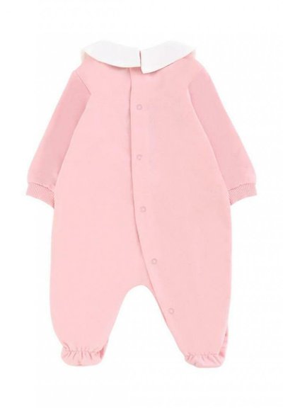 Romper per neonati rosa a maniche lunghe con colletto alla Peter Pan, bottoni a pressione sul davanti e caviglie elasticizzate.
