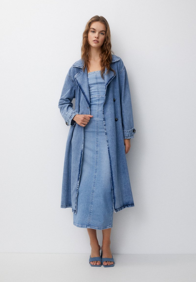 PULL&BEAR Trenčkot blue denim/modrý denim Zalando.cz