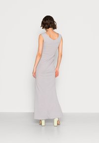 WAL G. MORGAN OFF THE SHOULDER CROSS MAXI DRESS - Roupa de cerimónia - pearl grey