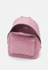 Jordan JAN MONOGRAM MINI BACKPACK UNISEX - Matkakott - pink glaze