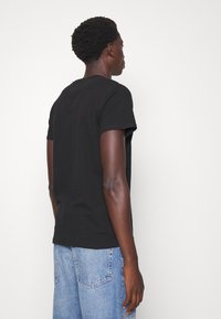 Tommy Jeans SLIM FIT 2 PACK - Tricou basic - white/black