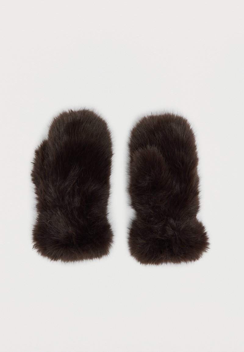 Paire de moufles duveteuses marron foncé avec une section pouce séparée, conçues pour la chaleur et le port hivernal.