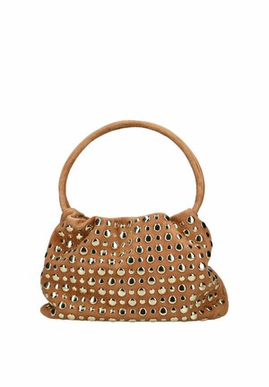 Braune Wildleder-Handtasche mit rundem Griff, verziert mit gleichmäßig verteilten runden goldenen Nieten an Vorder- und Seitenflächen.