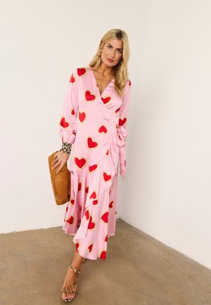 HEARTS HAZEL WRAP DRESS - Maksi suknelė - pink