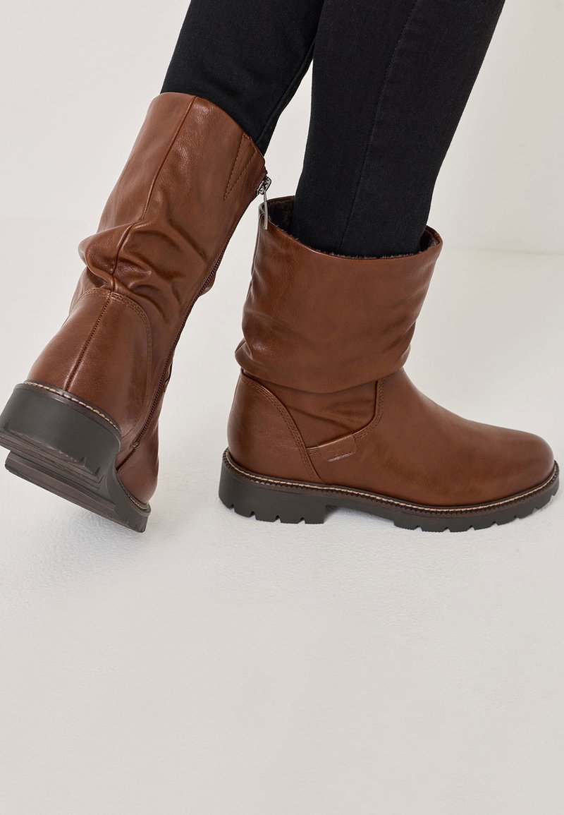 Tamaris Winter boots cognac/brown
