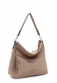 Grand sac à main beige avec un motif matelassé, quincaillerie argentée, bord noir contrastant et un accent en pampille sur le côté. Matériau synthétique doux.