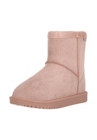 Bottine en daim rose avec un bout arrondi, texture douce et semelle en caoutchouc. Présente des coutures sur les côtés et un petit logo accentué.