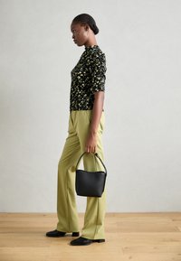 Lindex LORELAI - T-Shirt print - off black